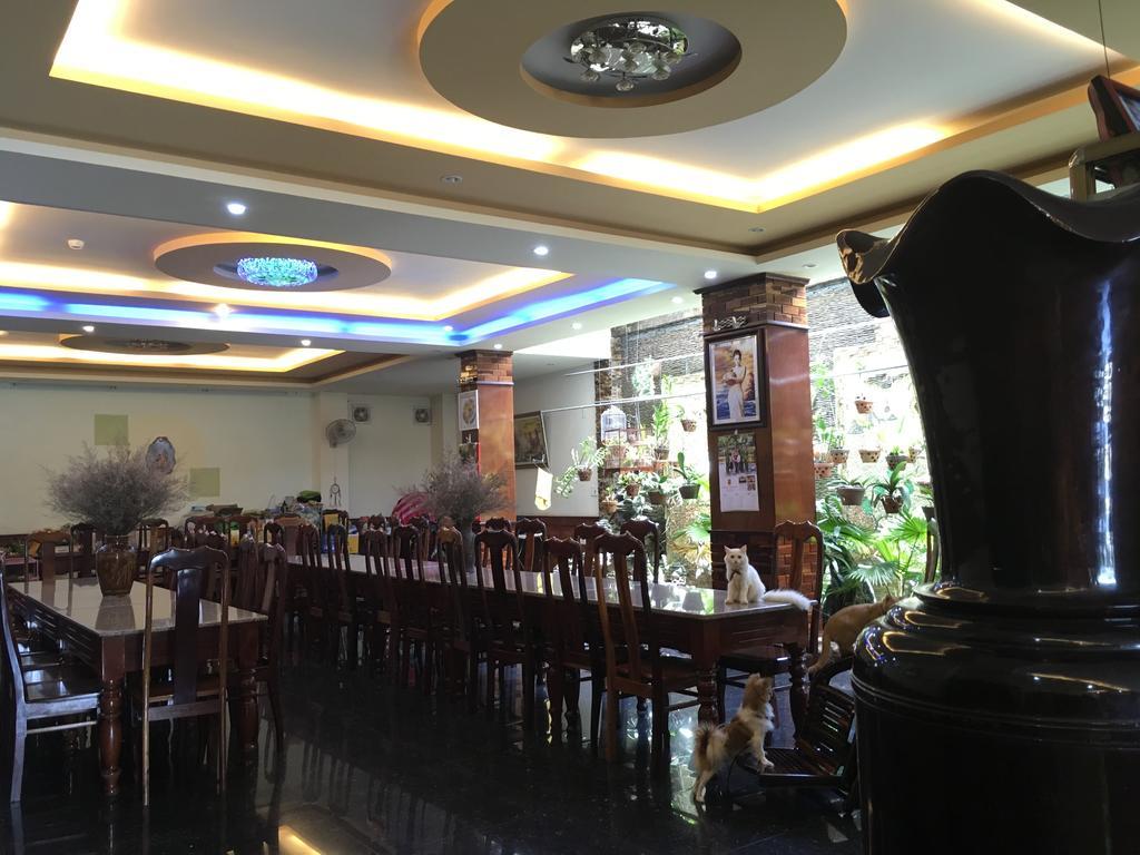 Manh Hung Hotel 부온마투옷 외부 사진