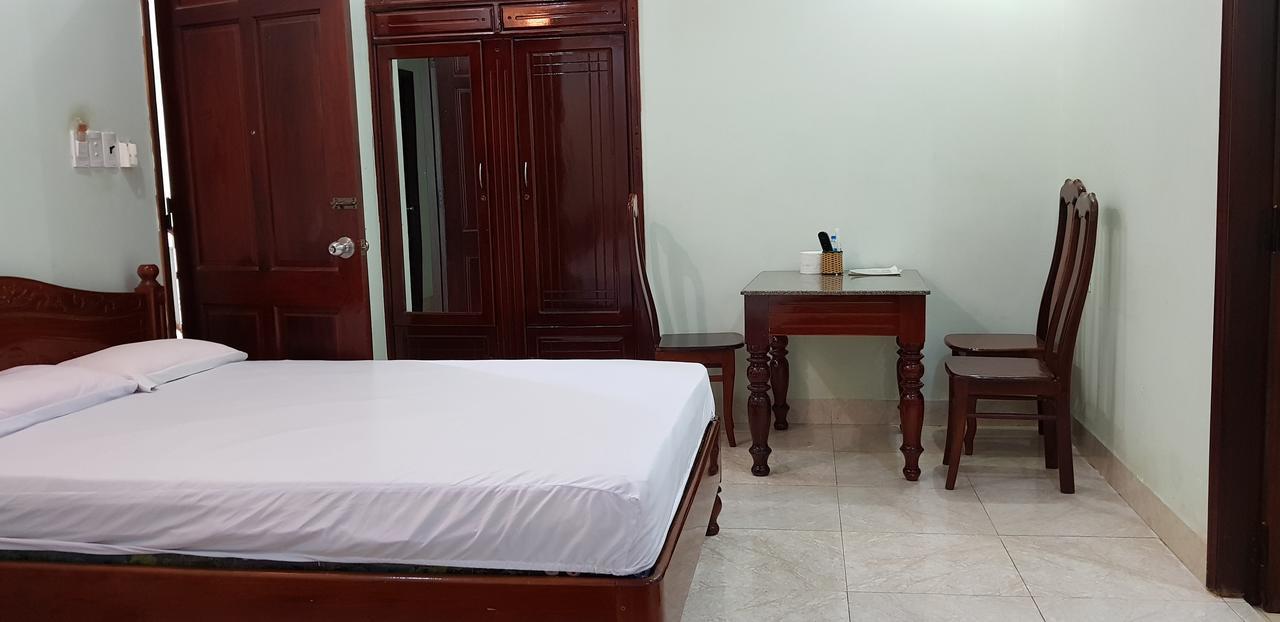 Manh Hung Hotel 부온마투옷 외부 사진